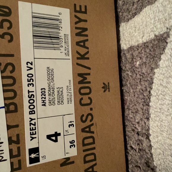 Like new - Picture 2 of 2